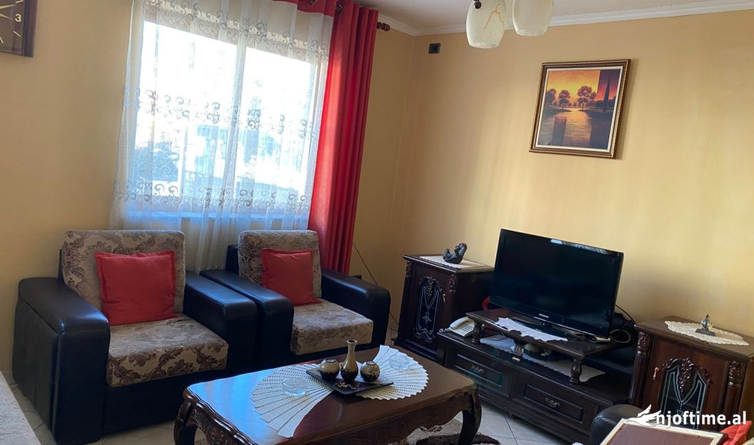 Shtepi me qera Apartament ne Tirane, 2+1, Mobilimi E mobiluar, Pagesa 600  Euro.