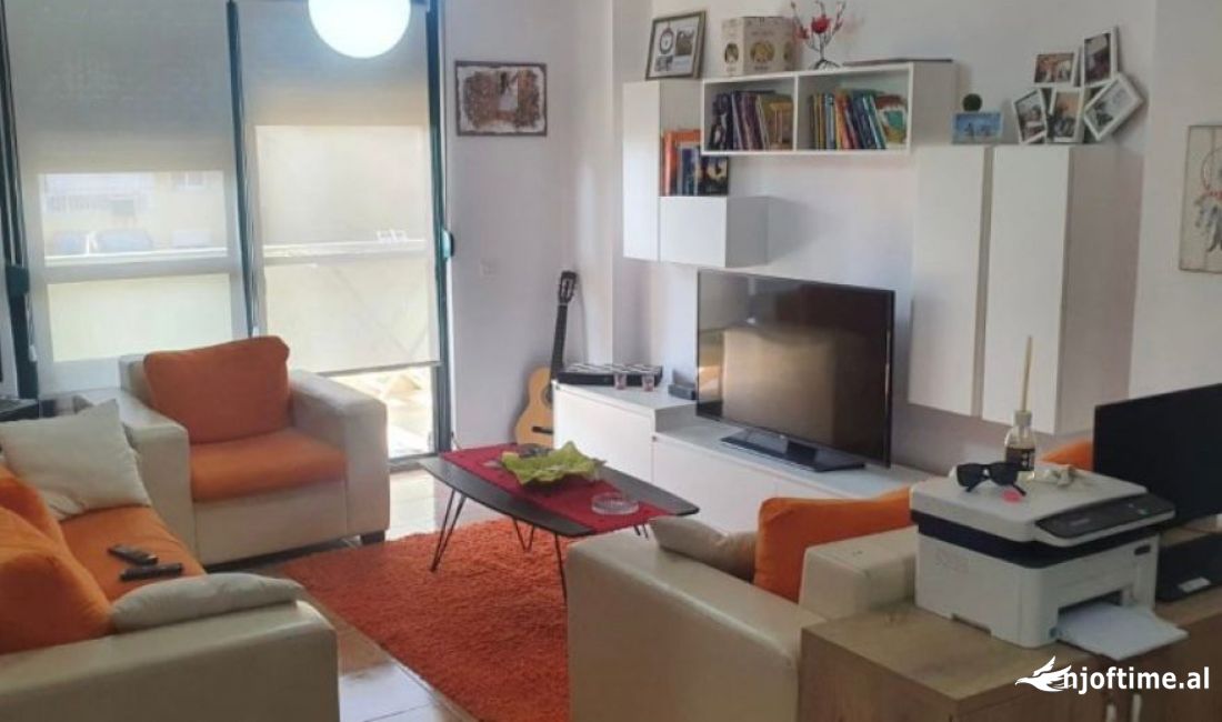 Shtepi me qera Apartament ne Tirane, 2+1, Mobilimi E mobiluar, Pagesa 550  Euro.