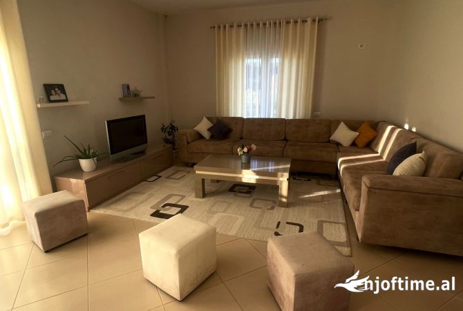 Shtepi me qera 2+1 ne Tirane - 500 Euro