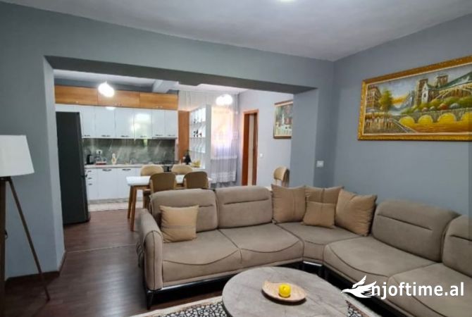 Shtepi me qera 2+1 ne Tirane - 50,000 Leke