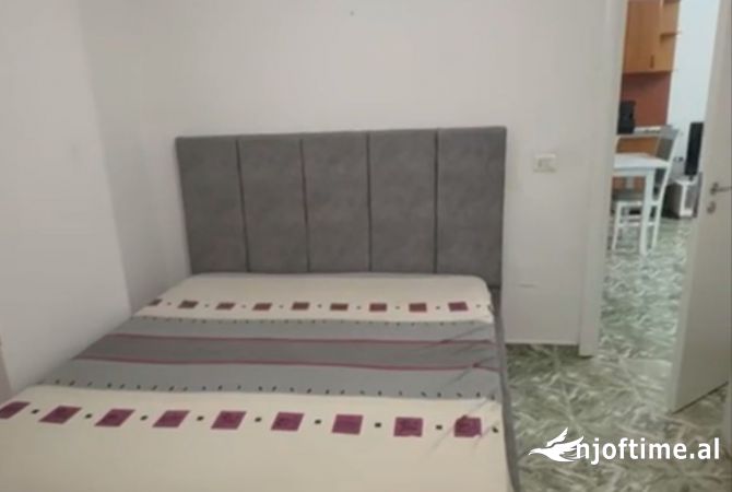 Shtepi me qera 1+1 ne Tirane - 40,000 Leke