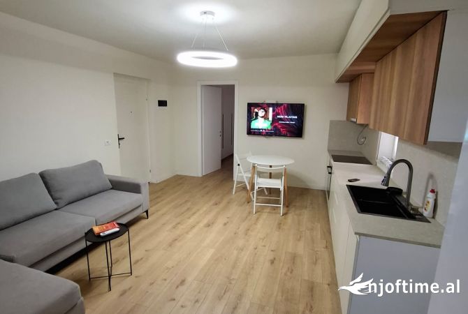 Shtepi me qera 2+1 ne Tirane - 400 Euro
