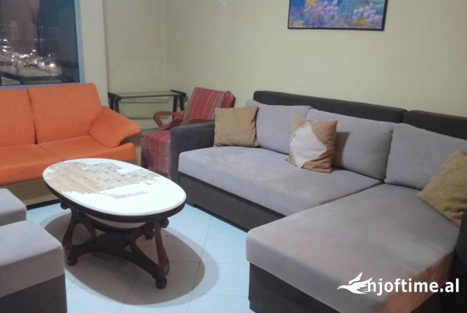 Shtepi me qera 2+1 ne Tirane - 400 Euro