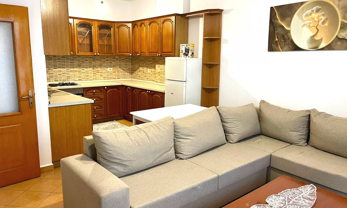 Shtepi me qera Apartament ne Tirane, 2+1, Mobilimi E mobiluar, Pagesa 53,500  Leke.