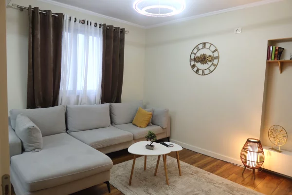 Shitet super apartament 2+1 Pazari Ri 200.000 Euro