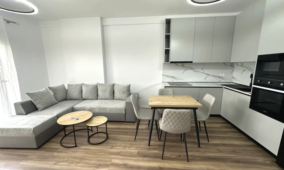 Shtepi me qera Apartament ne Tirane, 2+1, Mobilimi E mobiluar, Pagesa 850  Euro.