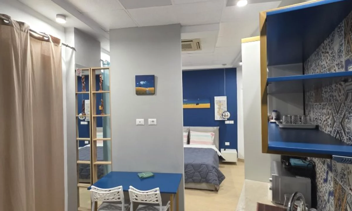 Shtepi me qera Apartament ne Tirane, Garsoniere, Mobilimi E mobiluar, Pagesa 60,000  Leke.