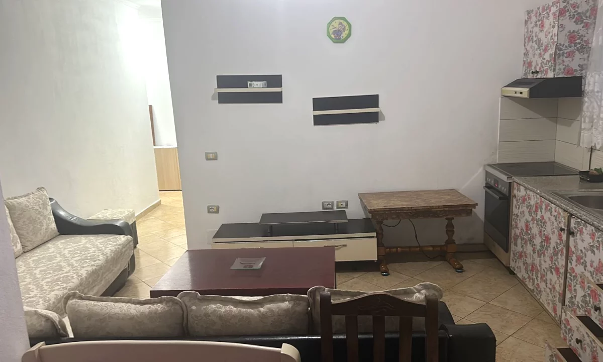 Shtepi me qera Apartament ne Tirane, 2+1, Mobilimi E mobiluar, Pagesa 450  Euro.