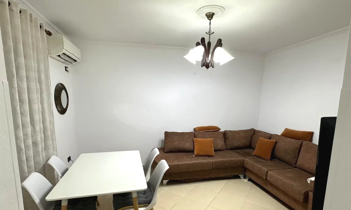 Shtepi me qera Apartament ne Tirane, 2+1, Mobilimi E mobiluar, Pagesa 400  Euro.