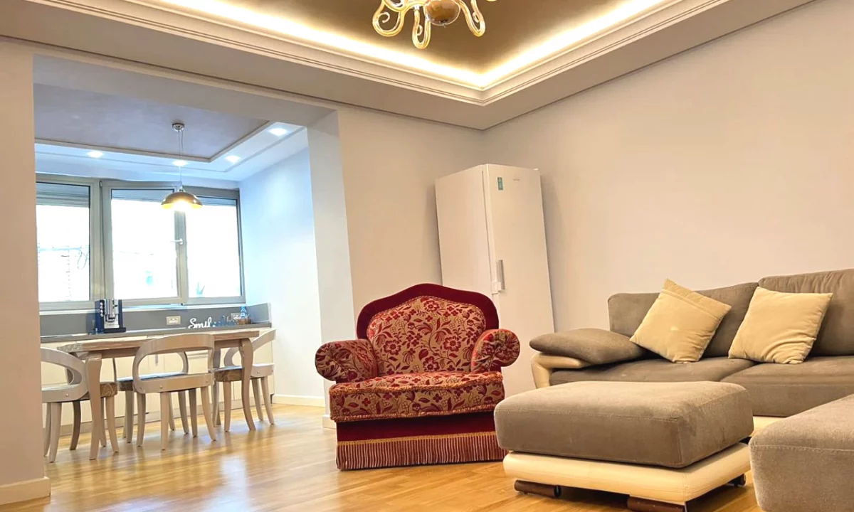 Shtepi me qera Apartament ne Tirane, 2+1, Mobilimi E mobiluar, Pagesa 1,000  Euro.