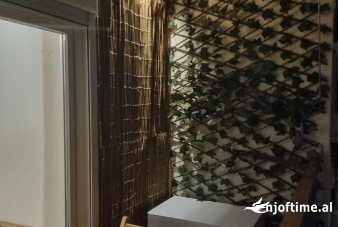 Shtepi me qera Apartament ne Tirane, 2+1, Mobilimi E mobiluar, Pagesa 55,000  Leke.