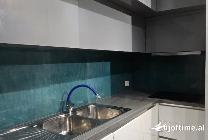 Shtepi me qera Apartament ne Tirane, 2+1, Mobilimi E mobiluar, Pagesa 720  Euro.