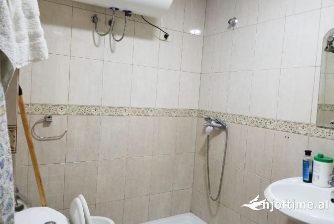 Shtepi me qera Apartament ne Tirane, 2+1, Mobilimi E mobiluar, Pagesa 430  Euro.