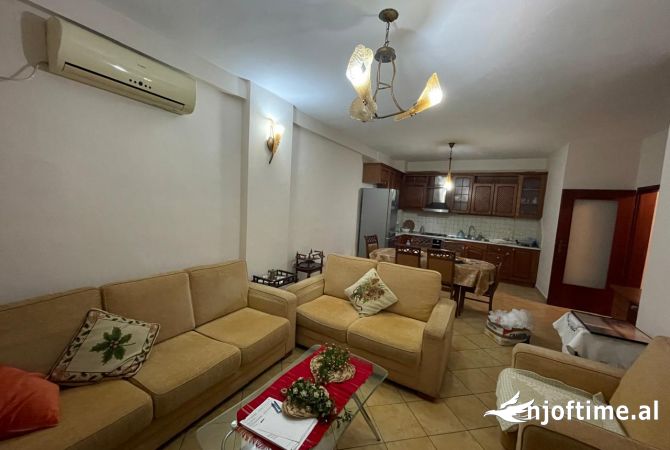 Shtepi me qera 2+1 ne Tirane - 550 Euro