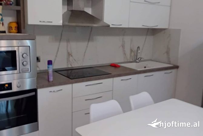 Shtepi me qera Apartament ne Tirane, 1+1, Mobilimi E mobiluar, Pagesa 500  Euro.