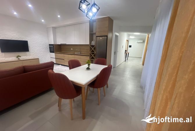 Shtepi me qera Apartament ne Tirane, 1+1, Mobilimi E mobiluar, Pagesa 700  Euro.