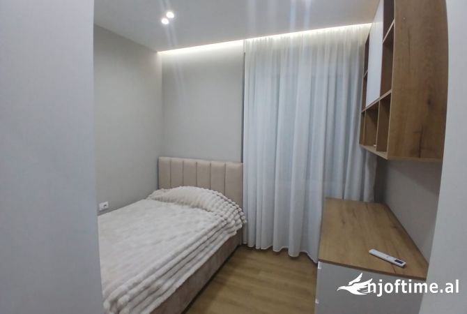 Shtepi me qera Apartament ne Tirane, 2+1, Mobilimi E mobiluar, Pagesa 650  Euro.