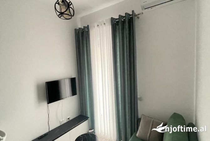 Shtepi ne shitje Apartament ne Tirane, 1+1, Mobilimi E mobiluar, Pagesa 76,000  Euro.