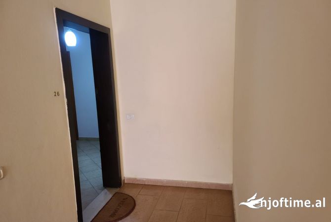 Shtepi me qera Apartament ne Tirane, 1+1, Mobilimi E mobiluar, Pagesa 400  Euro.