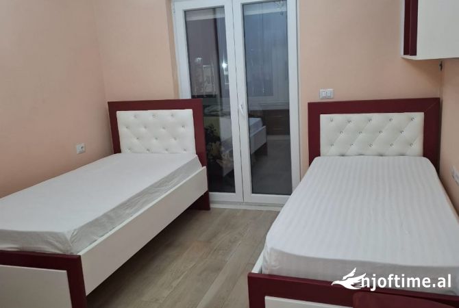 Shtepi me qera Apartament ne Tirane, 2+1, Mobilimi E mobiluar, Pagesa 600  Euro.