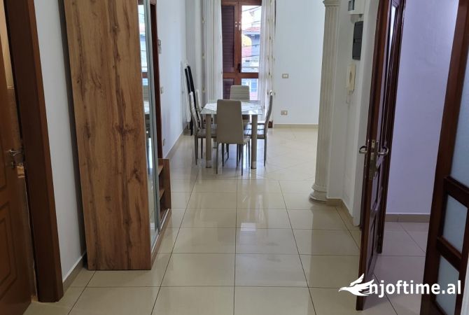 Shtepi me qera Shtepi Private ne Tirane, 2+1, Mobilimi E mobiluar, Pagesa 600  Euro.