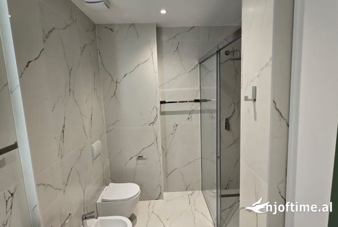 Shtepi me qera Apartament ne Tirane, 1+1, Mobilimi E mobiluar, Pagesa 1,000  Euro.