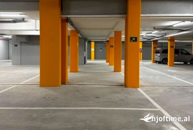 Ambient biznesi me qera 4+1 ne Tirane - 2,500 Euro