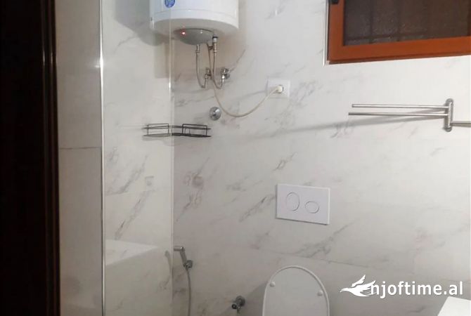 Shtepi me qera 2+1 ne Tirane - 1,200 Euro