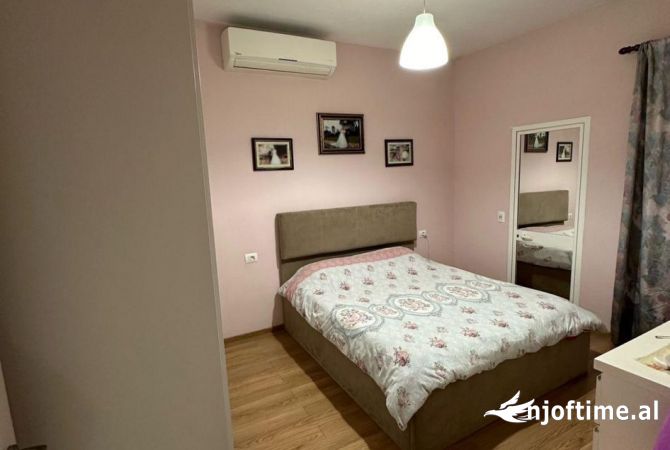 Shtepi me qera 2+1 ne Tirane - 700 Euro