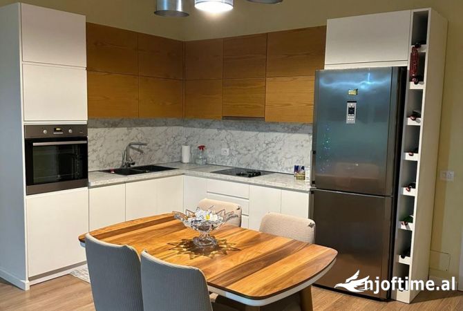 Shtepi me qera Shtepi Private ne Tirane, 2+1, Mobilimi E mobiluar, Pagesa 700  Euro.