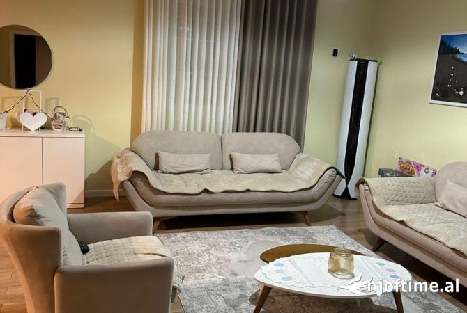 Shtepi me qera 2+1 ne Tirane - 700 Euro