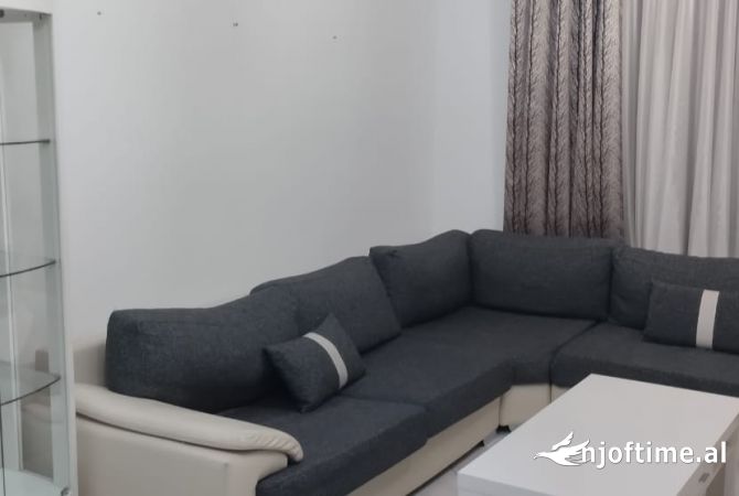 Shtepi me qera 2+1 ne Tirane - 380 Euro