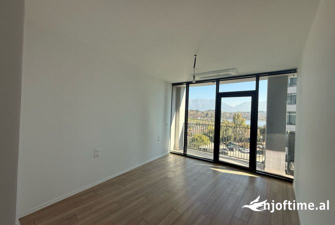 Shtepi me qera 2+1 ne Tirane - 1,600 Euro