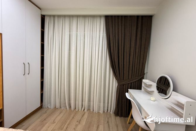Shtepi me qera Apartament ne Tirane, 1+1, Mobilimi E mobiluar, Pagesa 450  Euro.