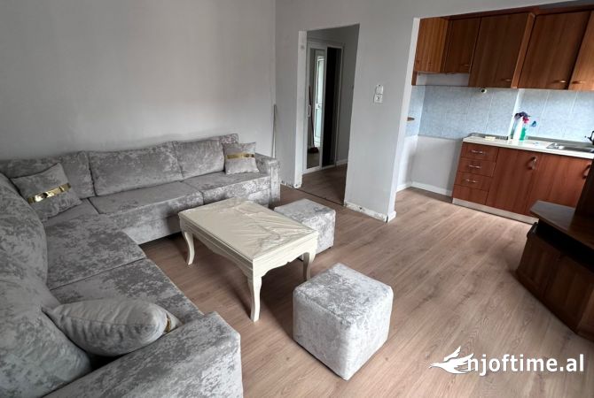 Shtepi ne shitje Apartament ne Tirane, 1+1, Mobilimi E mobiluar, Pagesa 77,000  Euro.