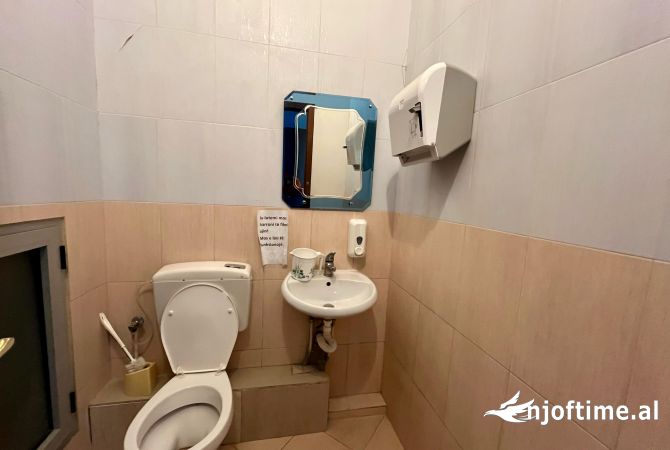 AMBJENT BIZNESI/ ZYRE ME QIRA PRANE ATSH, TE QKB   