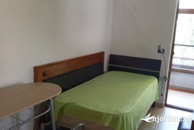 Shtepi me qera 1+1 ne Tirane - 300 Euro