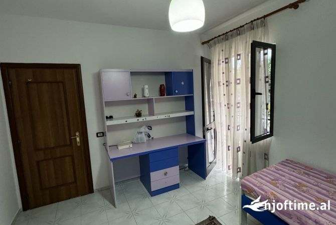 Shtepi me qera Apartament ne Tirane, 2+1, Mobilimi E mobiluar, Pagesa 500  Euro.