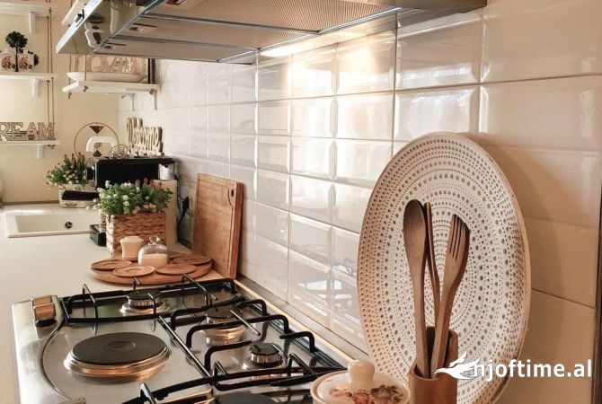 Shtepi ne shitje Apartament ne Tirane, 2+1, Mobilimi E mobiluar, Pagesa 173,000  Euro.