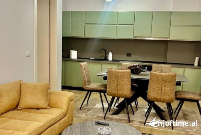 Shtepi me qera 2+1 ne Tirane - 1,200 Euro