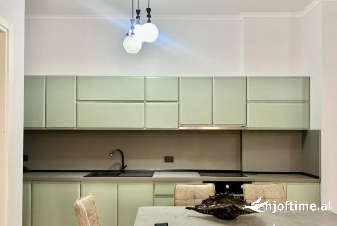 Shtepi me qera Apartament ne Tirane, 2+1, Mobilimi E mobiluar, Pagesa 1,200  Euro.