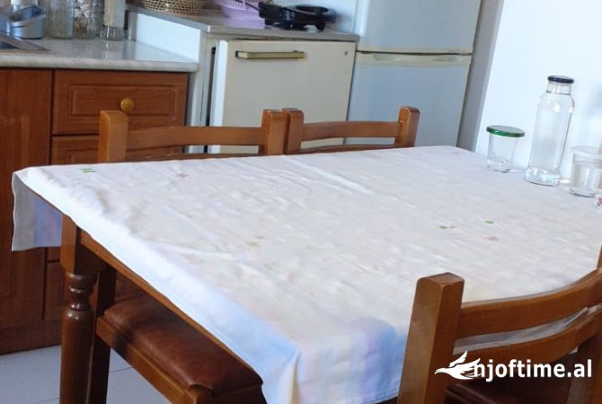 Shtepi me qera Apartament ne Tirane, 2+1, Mobilimi E mobiluar, Pagesa 450  Euro.