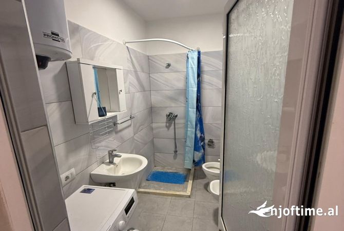 Shtepi me qera Apartament ne Tirane, 1+1, Mobilimi E mobiluar, Pagesa 400  Euro.