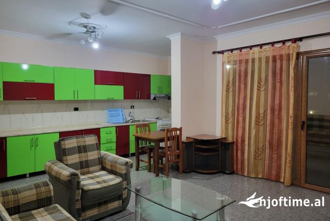 Shtepi me qera Shtepi Private ne Tirane, 2+1, Mobilimi E mobiluar, Pagesa 350  Euro.