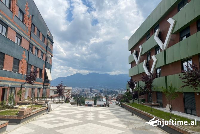 Shtepi ne shitje Apartament ne Tirane, 2+1, Mobilimi Bosh, pa mobiluar, Pagesa 185,000  Euro.