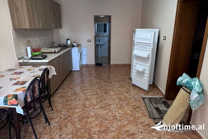 Shtepi me qera Apartament ne Tirane, 1+1, Mobilimi E mobiluar, Pagesa 350  Euro.