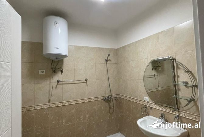 Shtepi me qera Apartament ne Tirane, 1+1, Mobilimi E mobiluar, Pagesa 350  Euro.