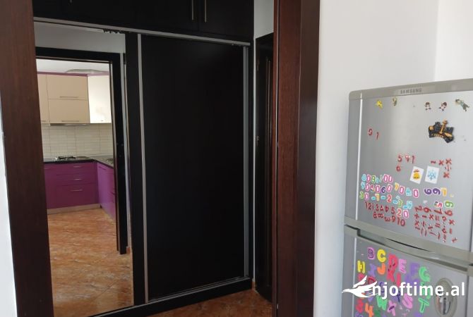 Shtepi ne shitje Apartament ne Tirane, 1+1, Mobilimi E mobiluar, Pagesa 65,000  Euro.