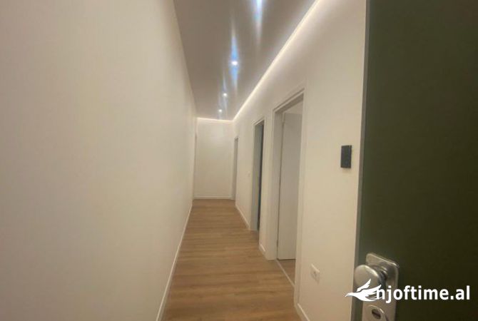 Shtepi ne shitje Apartament ne Tirane, 2+1, Mobilimi Bosh, pa mobiluar, Pagesa 189,500  Euro.