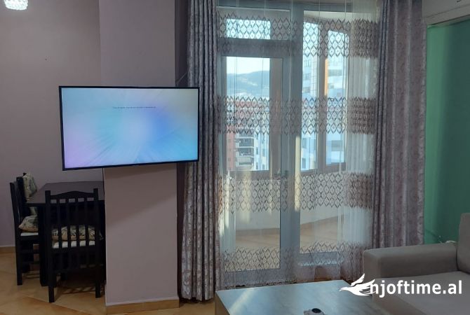 Shtepi me qera Apartament ne Tirane, 1+1, Mobilimi E mobiluar, Pagesa 550  Euro.